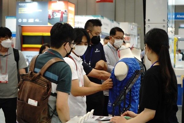 ⓒ하이드로젤 쿨조끼/사진-세이프티 퍼스트 닷뉴스