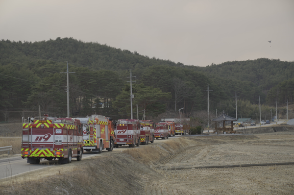 ⓒ3월 6일 경북 울진 산불관련 산불현장으로 출동하는 소방차들/사진- 소방청 