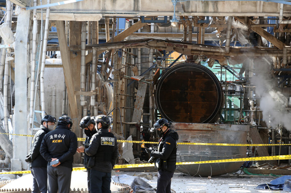 ⓒ전남 여천NCC 3공장 폭발사고 현장 조사모습/출처-한겨례신문