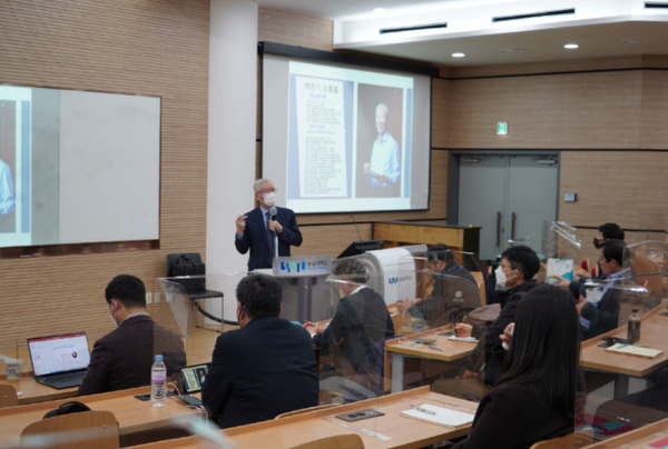 ⓒ지난 4월 2일 숭실대학교 안전융합대학원에서 대한산업보건협회 백헌기 회장의 특강이 진행됐다./사진-세이프티퍼스트닷뉴스