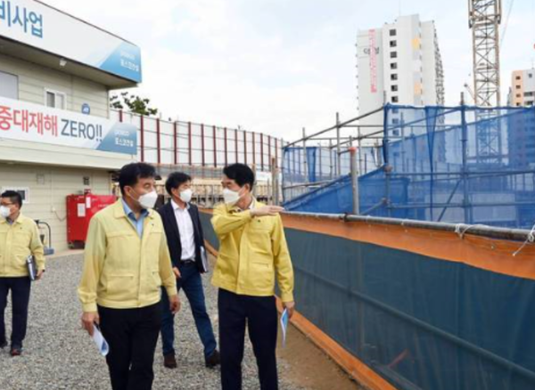 ⓒ행정안전부 재난안전관리본부장 건설사업장 방문 모습(출처:행정안전부)
