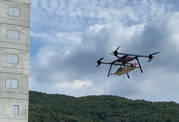 ⓒ 들것드론의 이송모습/사진-소방청 제공