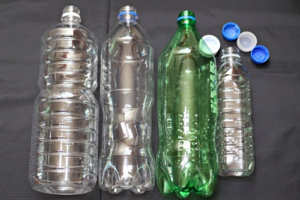 ⓒ환경부가 산업계가 투명페트병 택배활용 자원순환사업을 추진하며 업무협약을 체결했다.