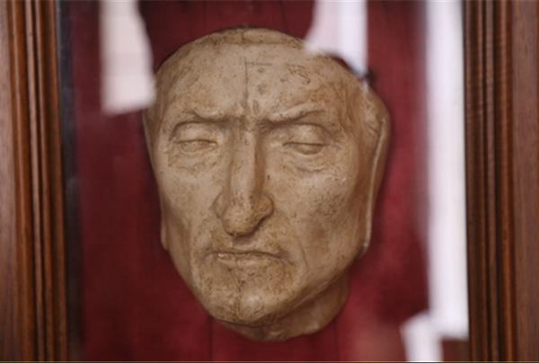 단테의 데드마스크- 피렌체 베키오궁