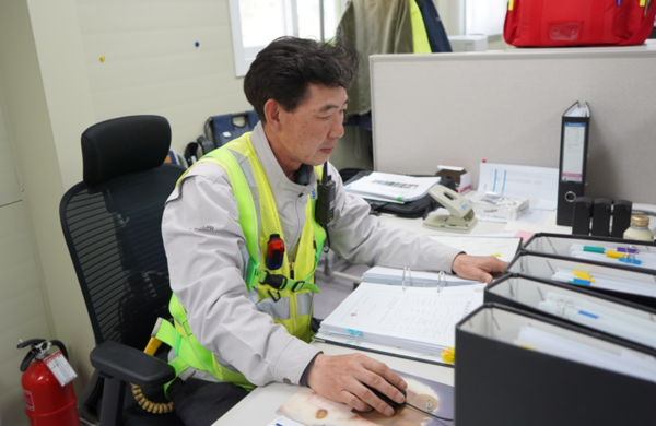 ⓒ'유지경성(有志竟成)'을 삶의 좌우명을 삼고 매사에 최선을 다한다는 서용원 팀장/사진- 세이프티퍼스트닷뉴스