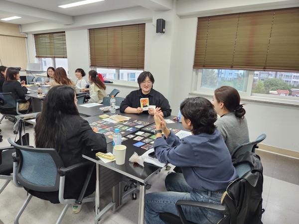 ⓒ건설보건협의회 회원사의 보건담당자들이 교류하는 모습/ 사진- 건설보건협의회 제공