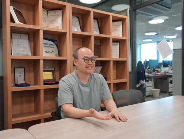 ⓒ최두아 대표는 휴레이포지티브가 산업현장의 ‘심리 방역’을 위해 디지털 기술을 접목한 이후, 근로자 건강관리 플랫폼 구축 사업이 한층 활발히 전개되고 있다고 설명했다/사진- 세이프티퍼스트닷뉴스